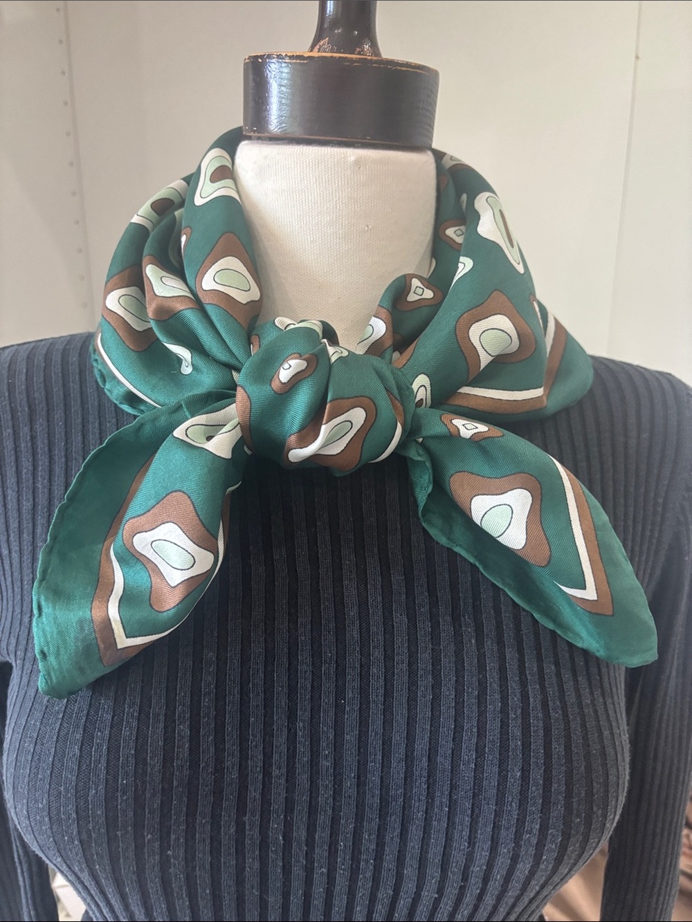 Green Geometric Silk Neck Scarf - Classic Pattern